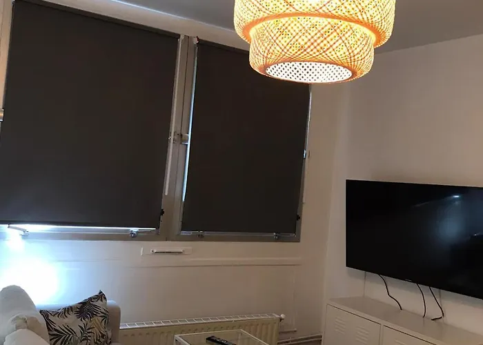 & Arenes, Ctr Congres, Muse, Pompidou Mety